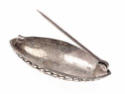 Viking bowl brooch - needle 