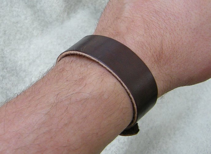 Armband am Arm getragen 