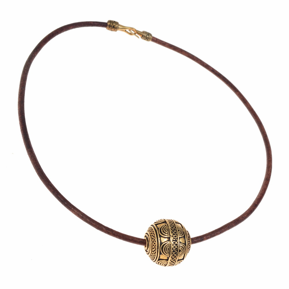 Collier mit Anh�nger aus Bronze