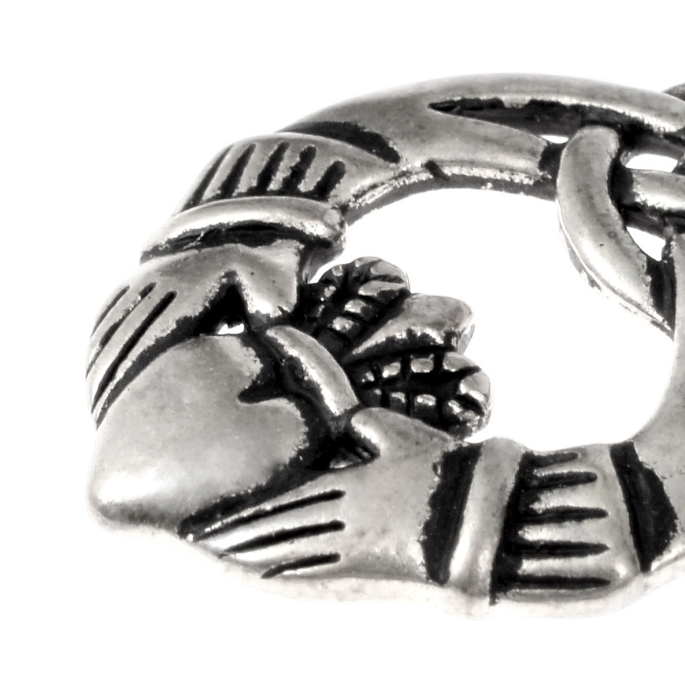 Claddagh charm - detail