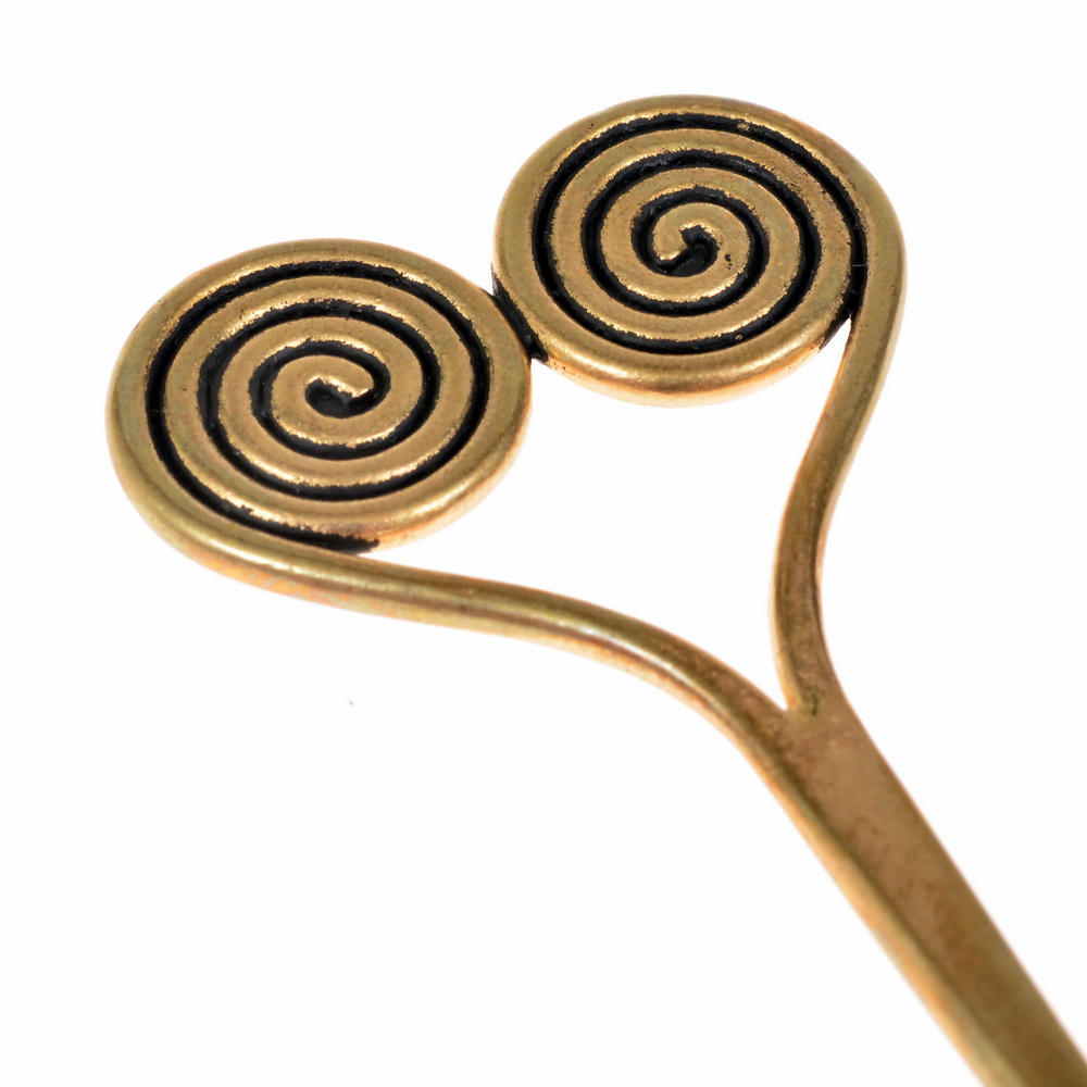 Celtic spiral dress pin - detail