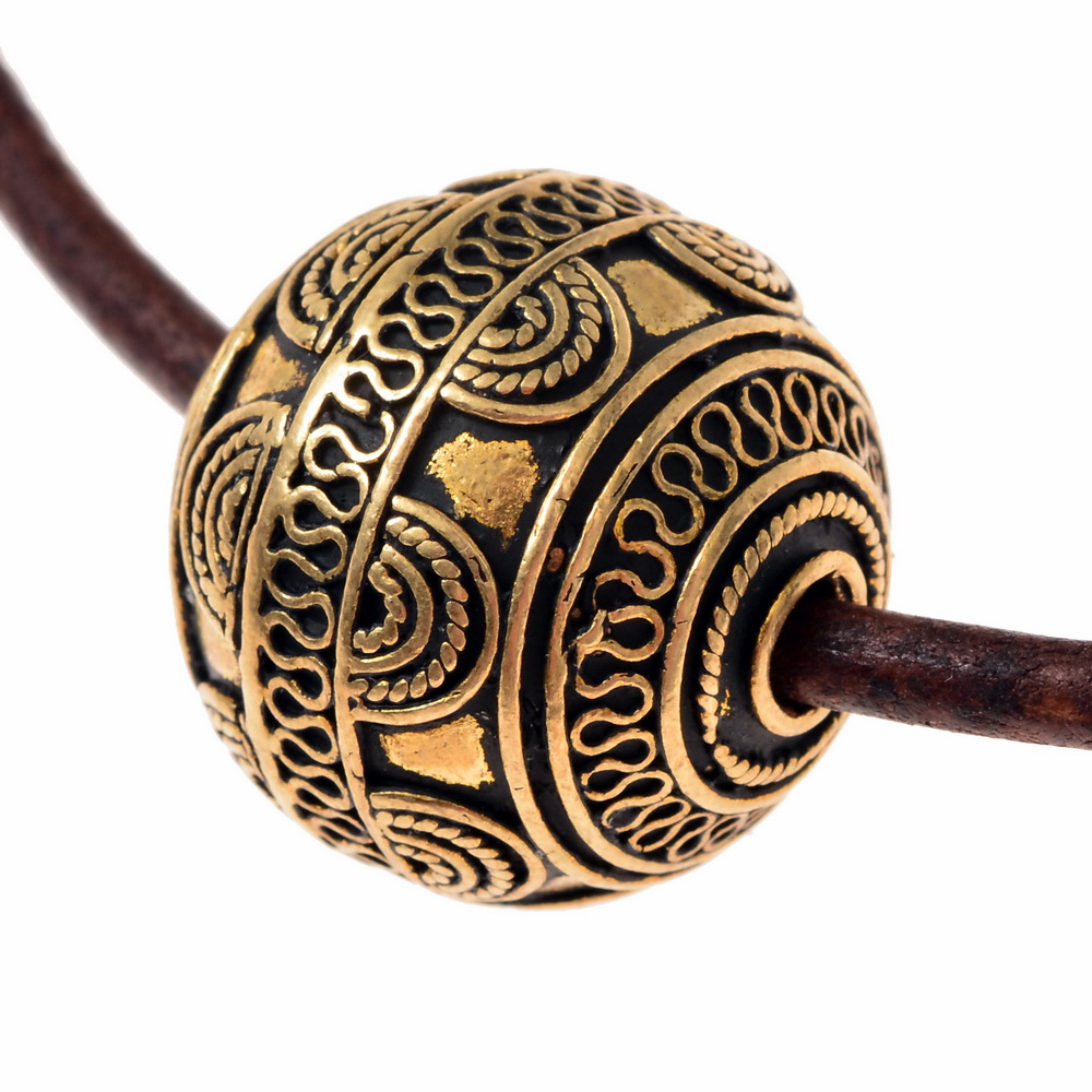 Collier mit versilbertem Anh�nger