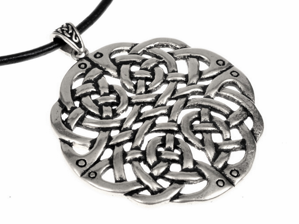 Celtic knot amulet - silver