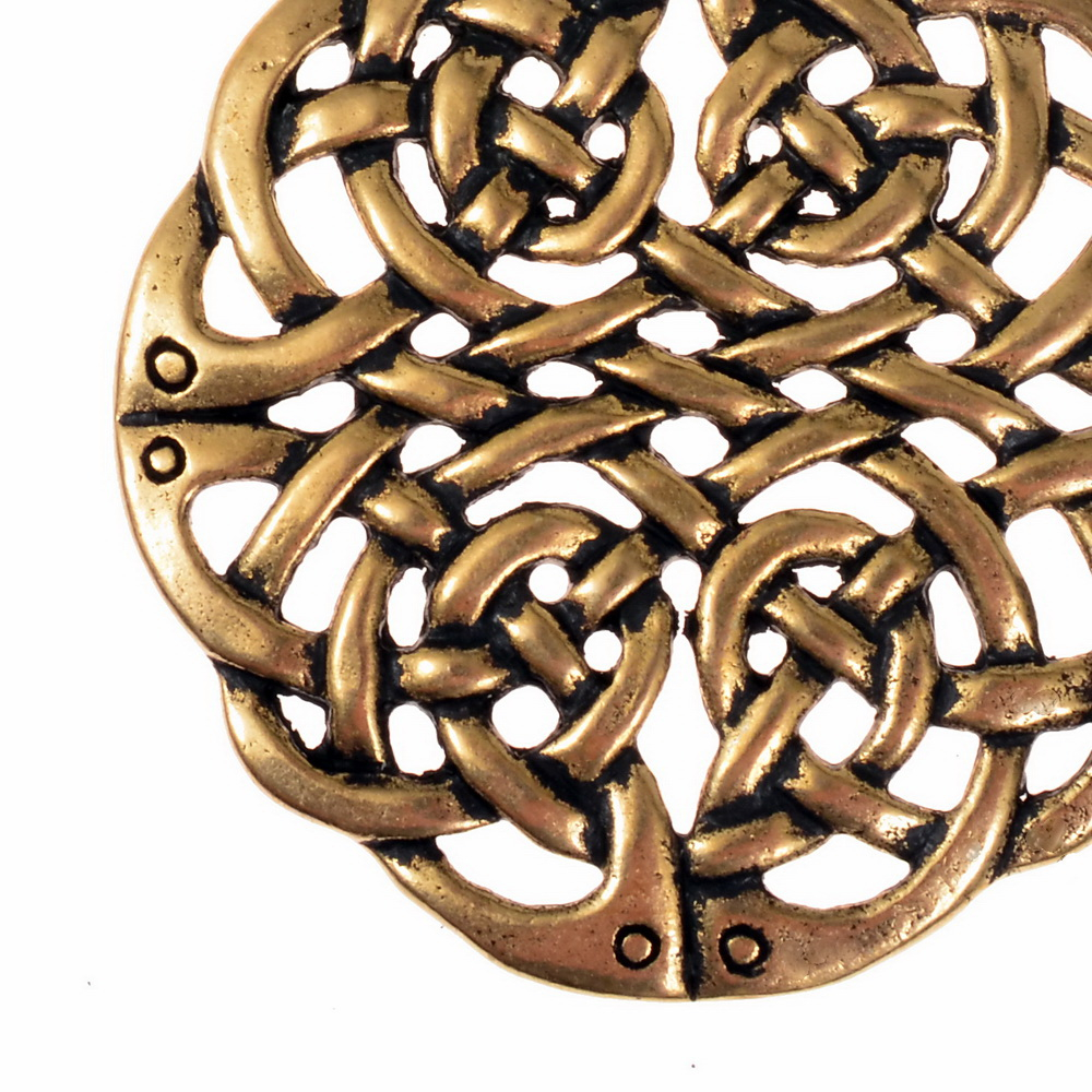 Celtic knot amulet - detail