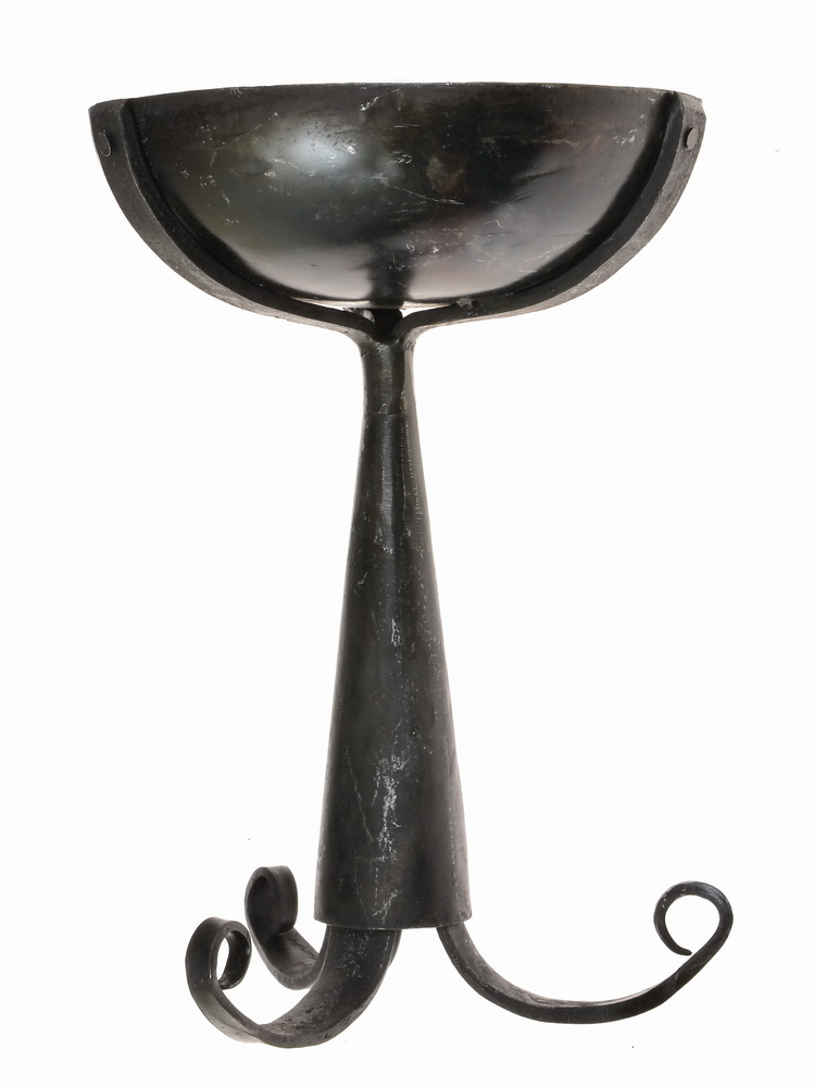 Mittelalter-Schalenlampe mit St�nder