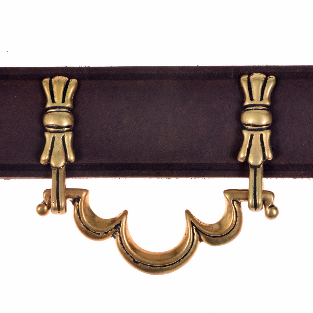 Medieval purse bar on a belt