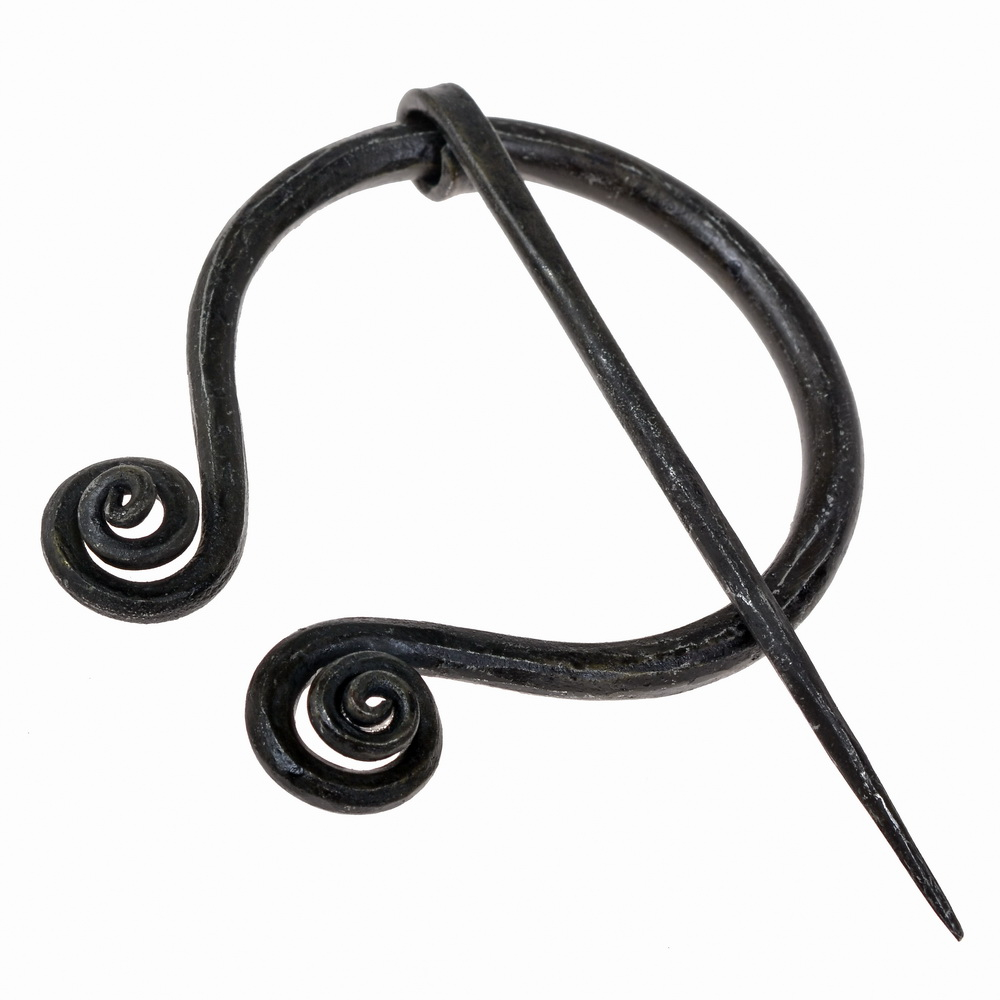 Ring brooch of iron