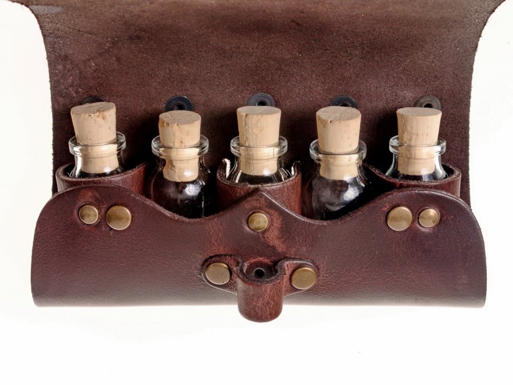 Trank-Tasche mit f�nf 10 ml Flaschen