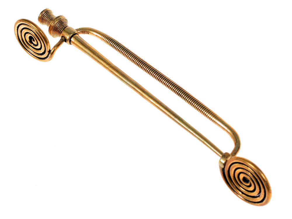Bronzezeitliche Fibel - Unterseite