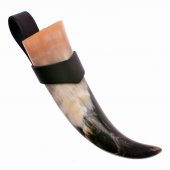 Drinking horn with simple holder