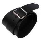 Leather wristband with buckle