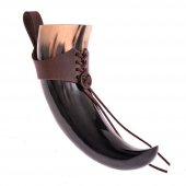 Drinking horn with laced holder